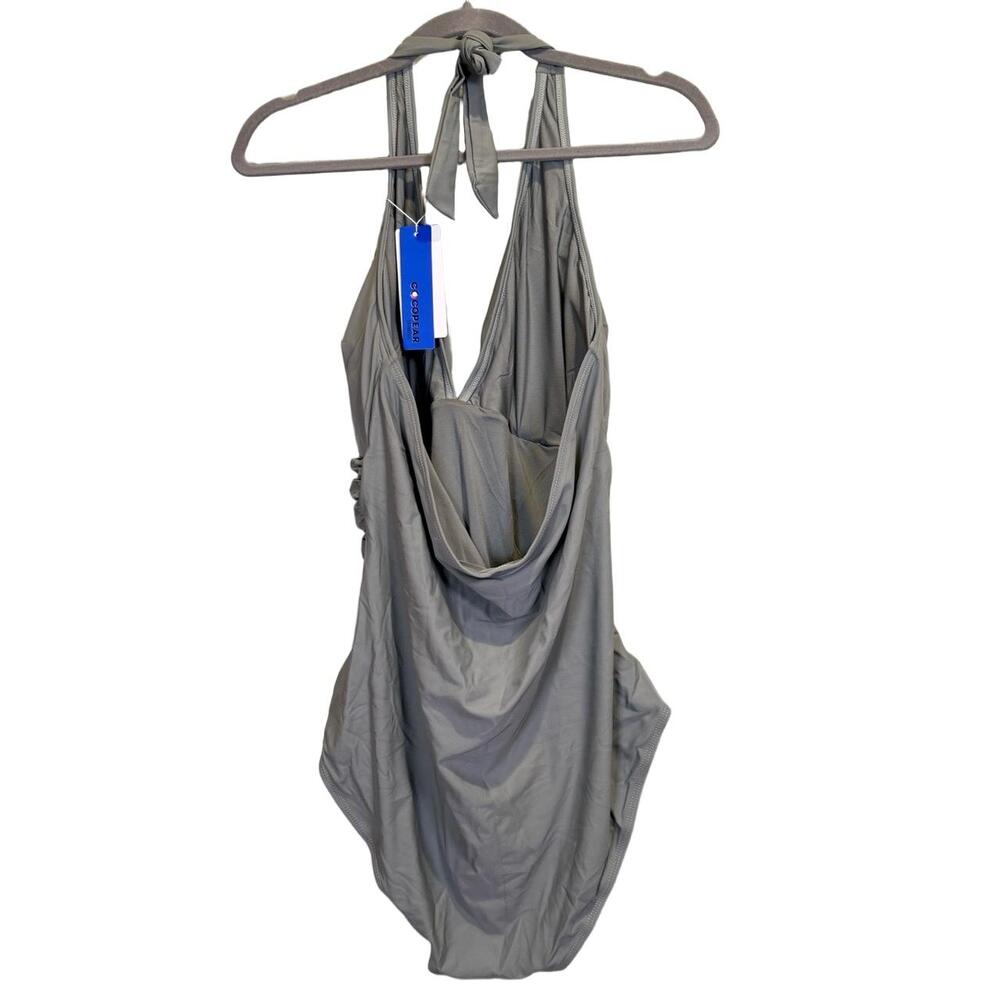COCOPEAR Womens Swimsuit‎ 4XL 16/18 Light Sage Green Halter Ruched Plunge - Picture 2 of 5